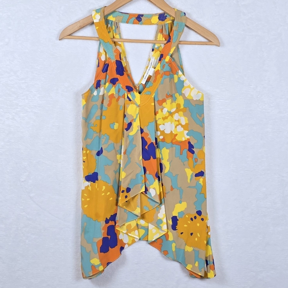 Diane von Furstenberg 100%Silk Floral V-Neck Handkerchief Hem Ruffle Top Sz. 2 - Picture 3 of 12